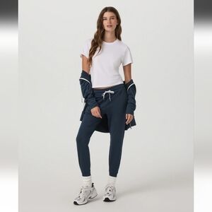 Vuori Performance Jogger In Midnight Heather